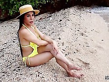Asiantgirl: Yellow Bikini For Mo!