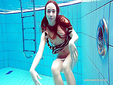 Super-Fucking-Hot Russian Underwater Stunner Nina Mohnatka