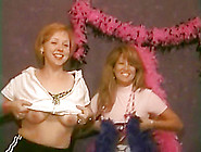 [Hd] Brenda Dancing With Her Friends At Mardi Gras