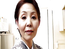 M615G03 A Neat Mature Woman With Short Hair That Looks Good In Kimono!