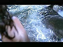 Saffron Burrows In Deep Blue Sea (1999)