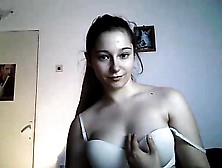 Teen Sexievonkat Flashing Boobs On Live Webcam