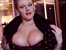 Sexy Solo Porn Hottie Displays Seductive Body In A Hot Erotic Action