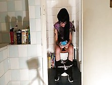 Goddess Gothic 19 Year Old Peeing & Crap While Play With Her