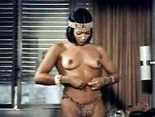 Celia Marcia In La Zorrita En Bikini (1976)