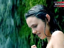 Poppy Drayton Nude In Waterfall – The Shannara Chronicles