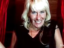 Volwassen Blonde Masturberen In Een Webcam