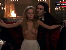 Laure Marsac Public Nudity – Interview With The Vampire