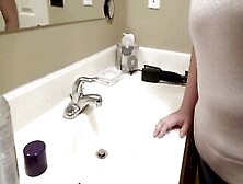 Chubby Hot Housewife Shits In Sink