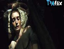 Anne Hathaway Breasts Scene In Les Miserables