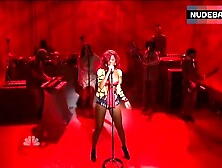 Hot Rihanna On Stage – Saturday Night Live