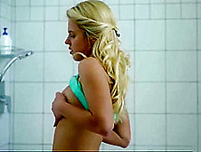 Blonde Teen Taylor Masturbating At Shower