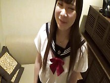 【無修正・個人撮影】パイパン制服美少女がちんぽ咥えて大洪水！そのまま無毛まんこに生挿入！ピストンでぽっかり開いた膣口くぱぁ♡