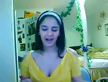 Stickam Immature Flashes Her Boobs
