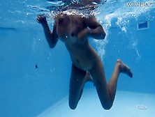Dirty Emily Ross Astonishes Again Underwater