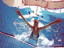 Wet Teen Martina Swims Naked Underwater