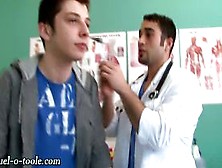 Muscly Pornstar Doc Tugs Twink