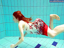 Sizzling Grind Redhead Swimming In The Pool