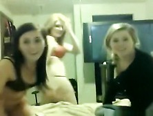 3 Hot American Girls Go Naked Crazy On Cam