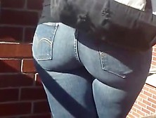 Big Donk Booty In Jeans. Dayum!!!