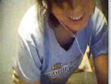 Amateur Girl Showing Her Ass - Webcam