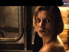 Katee Sackhoff Boobs Scene – Riddick