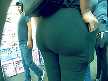 Candid Culona Enormous Butt Shopping H85..