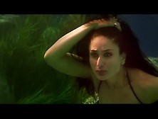 Akshay Kumars Underwater Love For Kareena Kapoor - Kambakkht Ish
