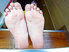 Japanese Lady Shows Off Wrinkled Soles Pov