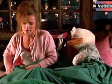 Sexy Lea Thompson In Lingerie – Howard The Duck