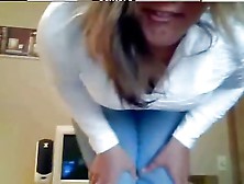 Milf On Webcam Doing Foot Fetish Show