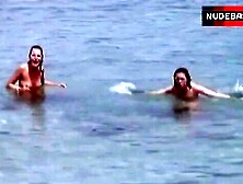 Anja Schute Full Naked On Beach – Premiers Desirs