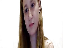 Jeune Blanche Avec Des Gros Seins Webcam