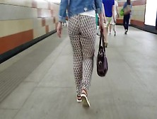 Junior Woman S Ass Go To The Metro