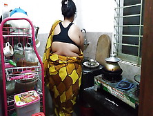 Kitchen Me Saree Pahana Desi Hot Aunty Ki Chudai - (55 Year Old Tamil Aunty Fucks In The Kitchen)