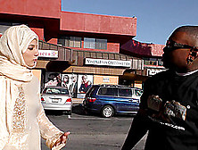 Religious Muslim Woman In A Hijab Enjoys Sucking A Bbc