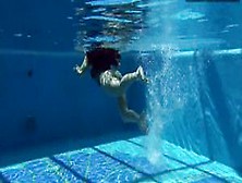 Spanish Pornstar Diana Rius Is Horny In The Pool