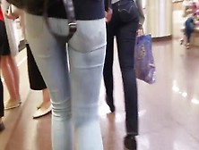 Russian Wrigle Ass In Metro