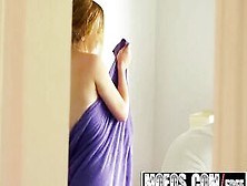 Mofos - Pervs On Patrol - Dyke Shower Tease,  Anastasia Morna And Alaina Fox