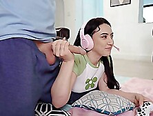 Superb Girl With Thick Ass Enjoys Heavy Duty Cock While Playing Her Game