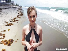 Glam Cutie Gives A Dude A Sudden Blowjob At The Seashore