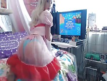 Twerking Gamer Girl