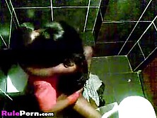 African Couple Fucking In Disco Club Toilet<->