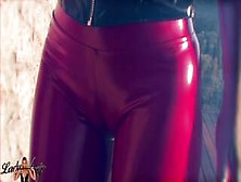 Dominatrix In Latex Pvc / Leggings | Cameltoe