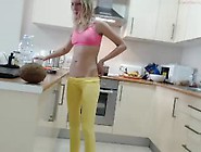Very Sexy Babe Sexting In The Kitchen No Nudity No Sex Chaturbat