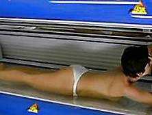 Isabelle Gélinas In Les Gens En Maillot De Bain Ne Sont Pas (Forcément) Superficiels (2001)