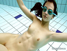 Vera Brass Super-Steamy Teenager Underwater