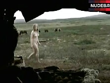 Julia Jentsch Nude Boobs And Hairy Pussy – Schneeland