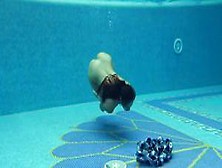 Sazan Cheharda Sexy Naked Swimming