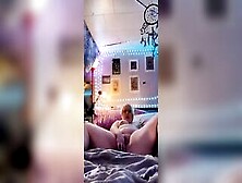 Teenie Bbw Squirts On Her Bed